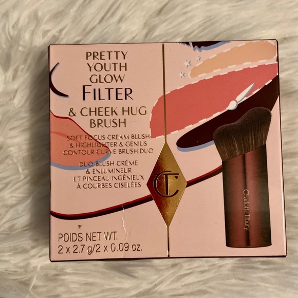 Charlotte Tilbury Pretty Youth Glow w/Brush - Picture 12 of 12